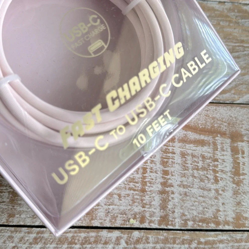 🌸 xo poppy 10ft USB-C to USB-C Cable – Light Pink, Fast, and Fabulous! 🌸 NWT